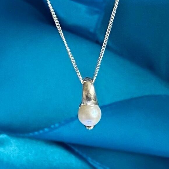 Pearl & Sterling Neacklace Jewelry - AFR# Beautiful Pearl & Sterling Silver Neacklace
